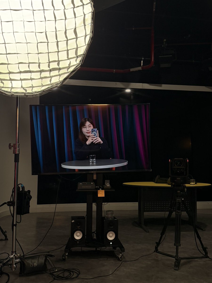 ryeomook_write's tweet photo. ร่วมงานกับไทยพีบีเอสมา 7 ปีครึ่ง ก็ยังคงเกิดความสงสัยจนทุกวันนี้ว่าทำไมถึงยังคงซัพพอร์ตรายการเรา ดนตรีคลาสสิกไม่ได้เป็นที่นิยมในประเทศไทย แต่องค์กรให้ความสำคัญกับศิลปะไม่น้อยหน้าไปกว่าศาสตร์อื่นๆ ประทับใจในการสนับสนุนนี้เสมอมาและตลอดไป #thaipbs สื่อน้ำดีเพื่อประชาชน https://t.co/aWC1yCzHJo