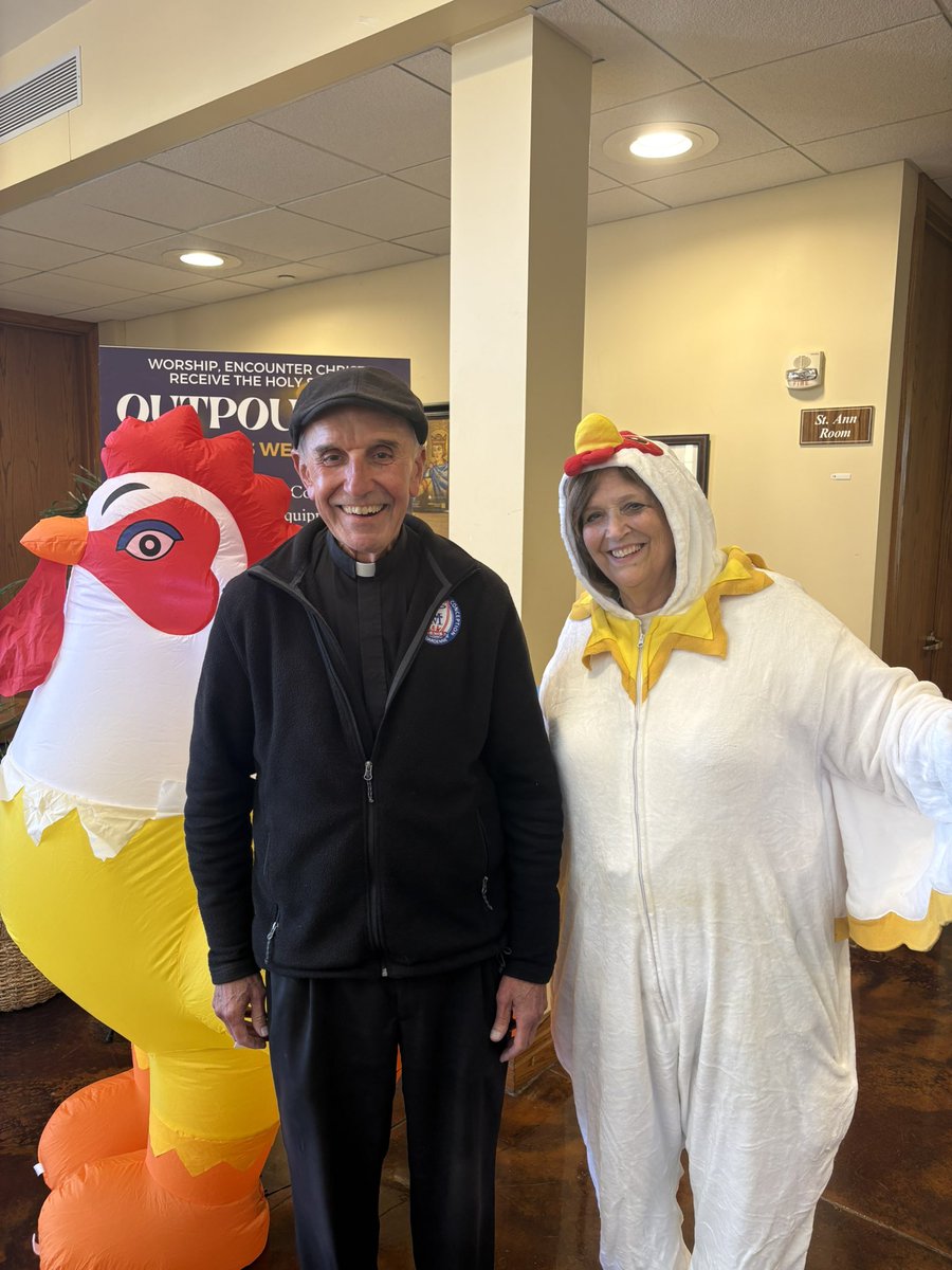 msgrted's tweet photo. ICD FRIED chicken dinner today
Sunday October 4.  ICD PARISH HALL
dinners served noon to 7:00 PM
Enjoy food, fun, faith, fellowship
Joyful event for all except the chickens https://t.co/MP92fYjKcv
