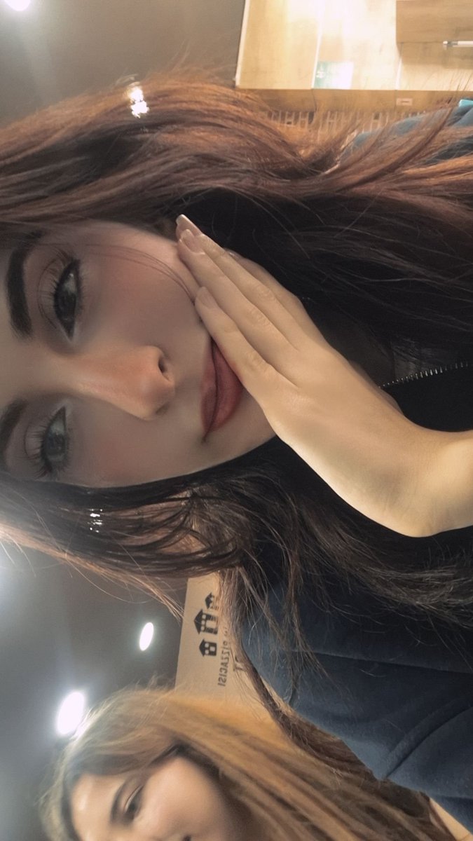 iremyxszm's tweet photo. Like idol.                             Like fan https://t.co/5gJz304q16