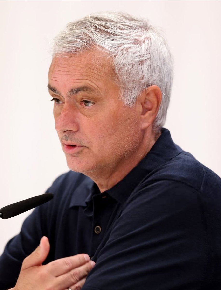 MavixRMCF's tweet photo. 🚨🗣️ José Mourinho on Ronaldo's possible return to Portugal:

"Ronaldo shouldn't go back. It's over.

If he goes back and something suddenly goes wrong, they’ll put everything on him.

He has done enough for Portugal. He he taught them how to fish, and now it’s time for them to go find their own fish, any way they can.

The disrespect towards Cristiano was there from the beginning, he shouldn't go back just to tolerate more of the same."