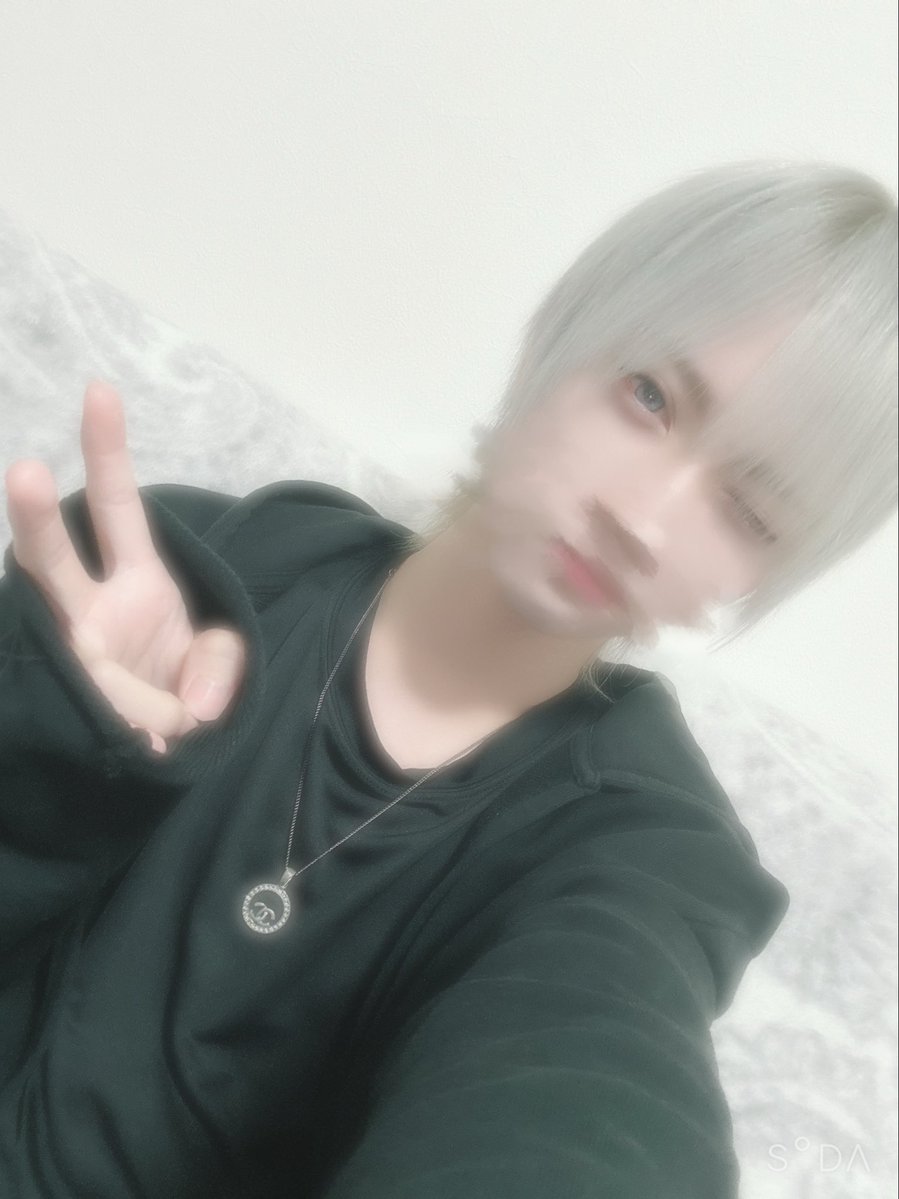 a_Ru_rs's tweet photo. 今年も無事誕生日を迎えることが出来ました🎂🎊🎉

今年はもっと色んなことしたいからめっちゃ頑張ります！！！！ https://t.co/QQ3wSVg8Gy