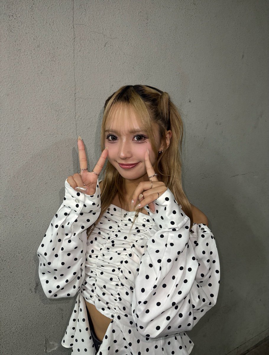 tenna_nmb48's tweet photo. 21歳になりました！🎂꙳︎︎ ⟡

今年は皆さんの事もメンバーみんなの事ももっと笑顔に出来る年にします！！

恩返しもしたいのでたくさん会いに来てくださると嬉しいです💞

思い出作ろうね！☆。.:＊・゜
#NMB48 https://t.co/5h3tkKXSQQ