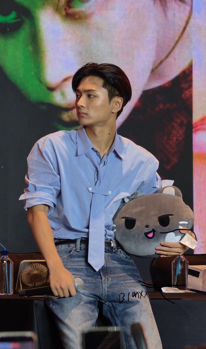 oneof_stars's tweet photo. 261004 | Sin:Bliss Fansign

Noxstar’s dad 🐈‍⬛❤️

 #제이 #JAY #ジェイ https://t.co/2DPKU1kcIo