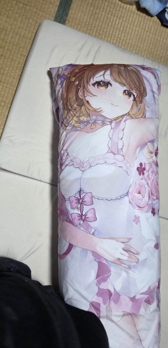 mischieks's tweet photo. くーちゃんの等身大シーツの写真がタイムラインに流れてきたので、
ワタシも...
これとASMRのおかげで安眠できるようになりました
#くららのたぐ https://t.co/FrZ51fVJmK