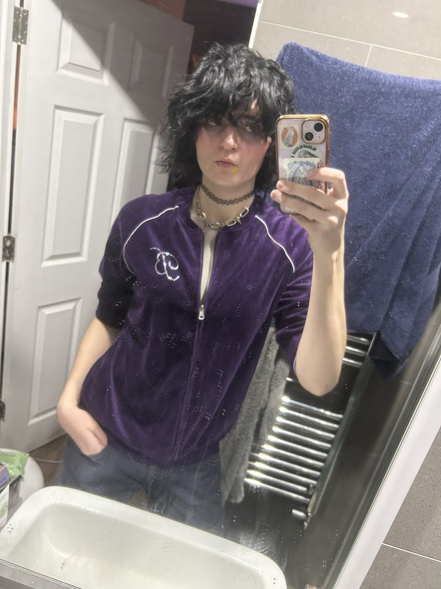 fused2gether's tweet photo. The face of a girl betrayed https://t.co/Payy6pdWJU