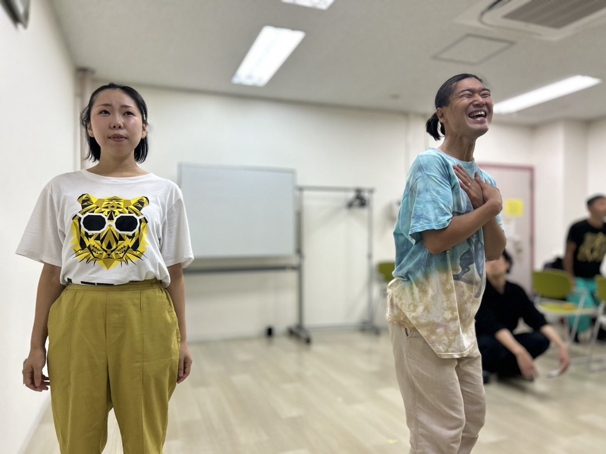 vincent_shirai's tweet photo. 本日もお稽古でした。
まだ、ラスト前のピースがハマってませんが、面白くなってきやがりました。楽しめて、泣かせて、熱くさせる。を、
ぎゅ！と、詰め込みました。
少し溢れてます(ランタイム)。

魂の旅をお届けしたい！

#ユメカナエ2026 
#軽トラ演劇 https://t.co/kocl1zULjr