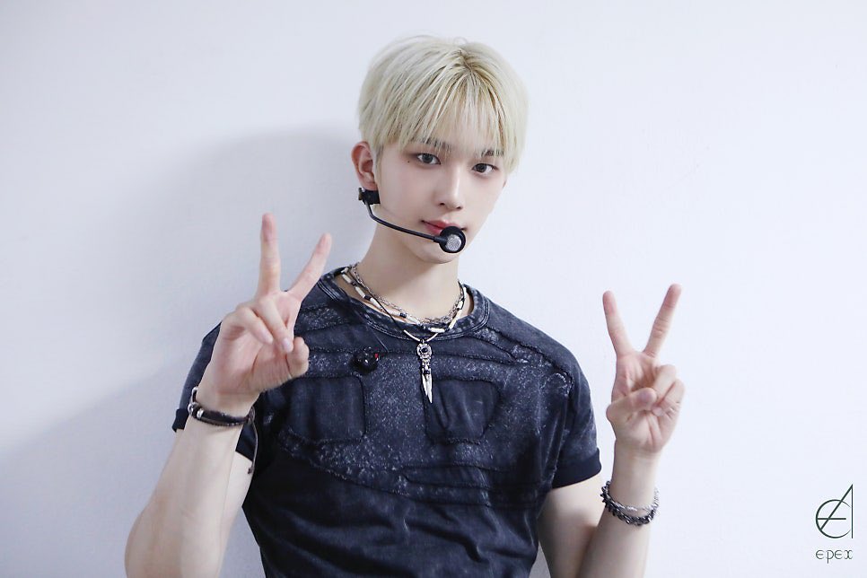 the_EPEXTH's tweet photo. [🎂]

สุขสันต์วันเกิดแด่แพคซึงค่ะ
ขอให้แพคซึงมีความสุขมากๆ
สมหวังในทุกสิ่งที่ปรารถนา
สุขภาพแข็งแรงนะคะ❤️

#EPEX #이펙스 #BAEKSEUNG #백승
#백승으로_채워갈_10월의_순간들
#Oct_Moments_with_BAEKSEUNG https://t.co/JaC4hJGfFX