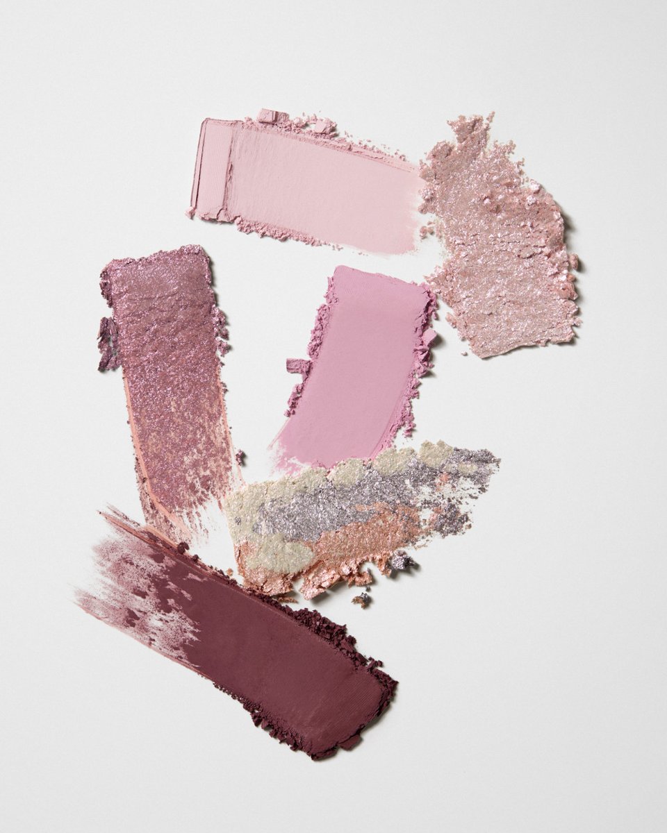 rembeauty's tweet photo. the en pointe holiday collection is available now at @ultabeauty 

featuring the prima palette 🩰
the allure best of beauty award winning formula, now in 6 new shades including spotlight, as seen on the eternal sunshine tour. https://t.co/O3BRdpE6ly