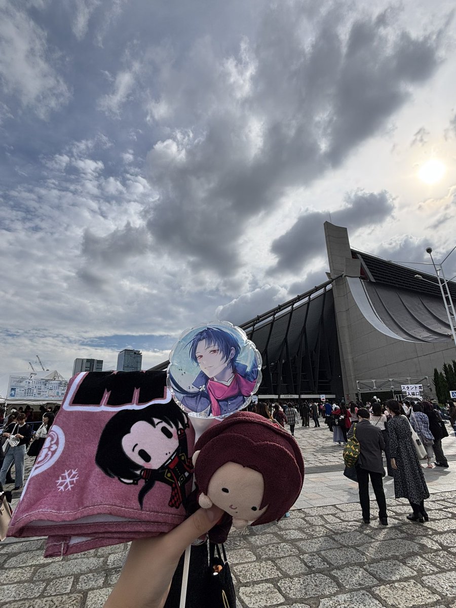 sirefafafa's tweet photo. 1人参戦なので手が足りず、テンション低そうな表情にさせてしまった https://t.co/5bkQAitgfZ