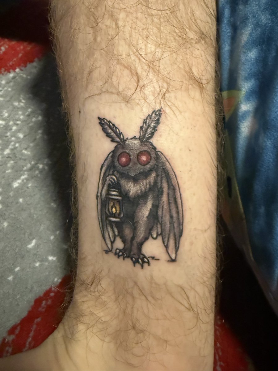 MothmanCousin's tweet photo. @aubviouslynot Matches my tattoo https://t.co/dK43xlhN9c