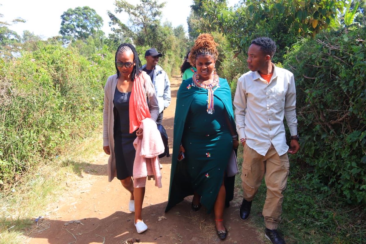 Mercymasai3's tweet photo. Later on together with other leaders from Olkeri and Nkoroi ; Kajiado North constituency we condoled with the families of Muthoni and Deliverance fraternity of Olkeri .
#Genzndionext
#mercymasai https://t.co/UcEh1JazJE