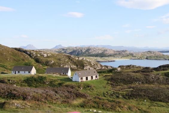 aroundaboutbrit's tweet photo. Discover the Sights of Assynt from Cathair Dhubh Estate.

With its breathtaking setting near Lochinver, Cathair Dhubh Estate is wonderfully placed for discovering some of the most memorable attractions of the northwest Highlands.

https://t.co/05snDfY9u6

#Lochinver

@DhubhEstate https://t.co/TwHXRUjXeB