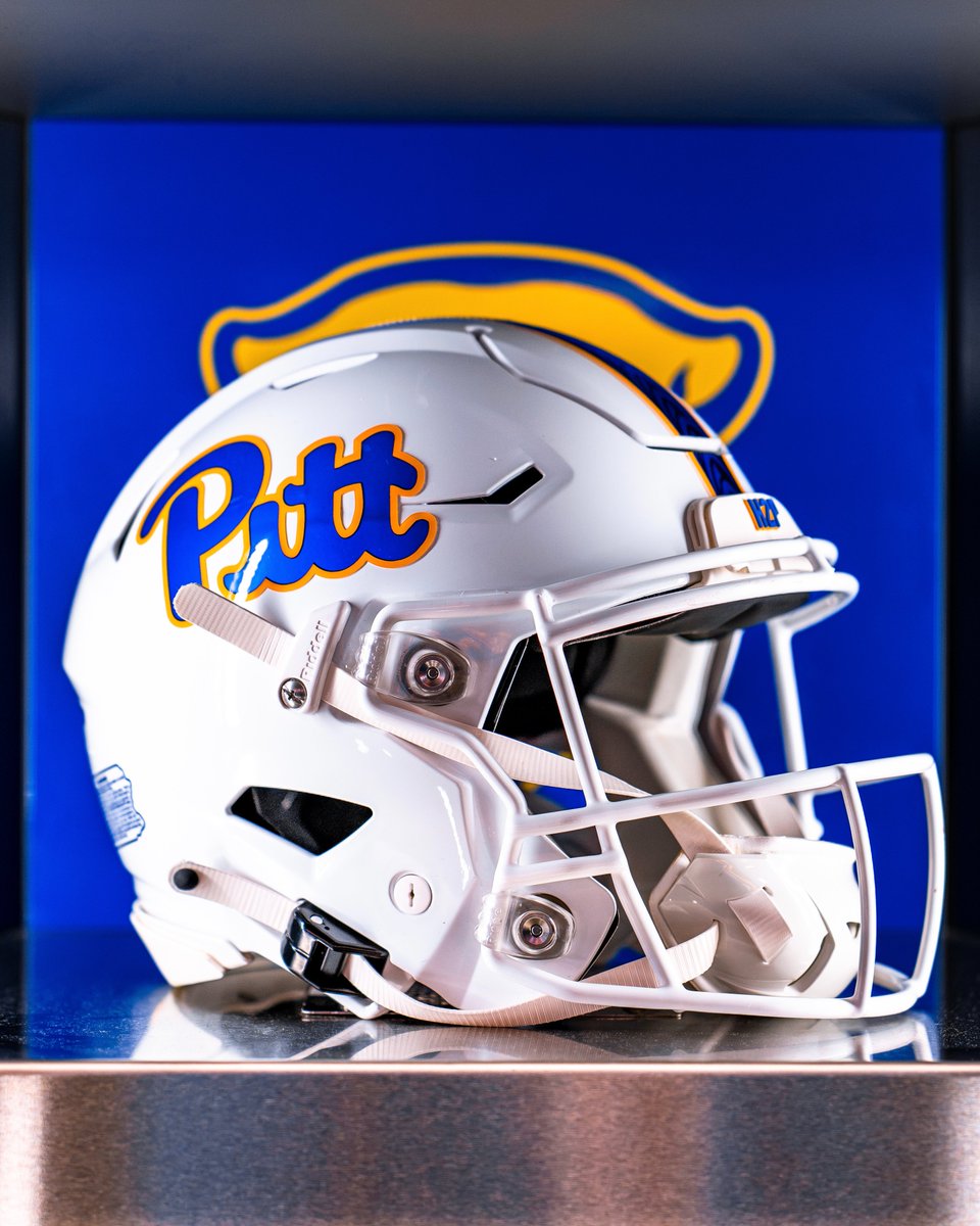 Pitt_ATHLETICS's tweet photo. .@Pitt_FB is 5-0 👏 &amp; we're marking the moment with two new items available exclusively to season ticket holders through the Loyalty Locker!

➡️ Authentic white helmet
➡️ “Exit Sandman” poster 

Shop now: https://t.co/B2OM1ydeDp https://t.co/TXyl0n4Yv2