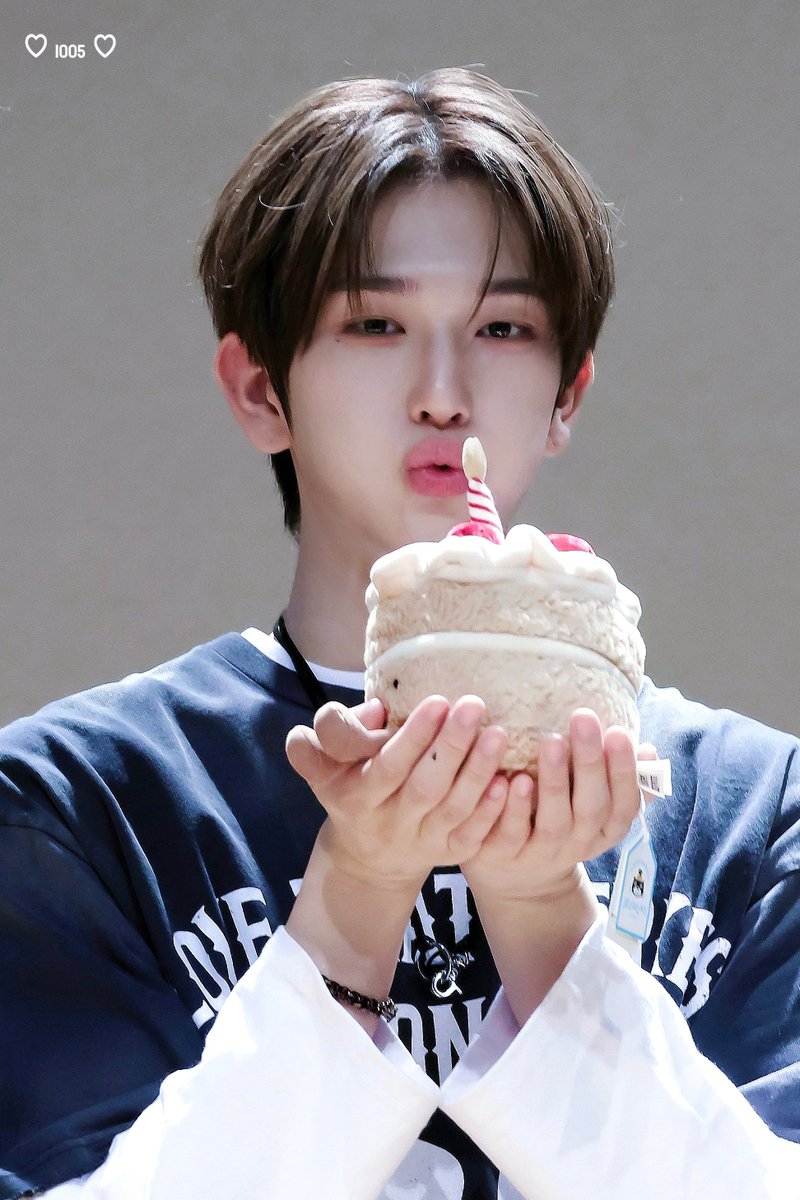 nestoct05's tweet photo. 내 사랑 생일 축하해 🫶🏻🎂

23살도 많이 웃고, 많이 행복하고, 좋아하는 것들로 가득한 한 해가 되길 바라.
올해도 건강하게, 행복하게 잘 보내자~~

#EPEX #이펙스 #백승 #BAEKSEUNG
#백승으로_채워갈_10월의_순간들
#Oct_Moments_with_BAEKSEUNG https://t.co/ol1q4uSl5r