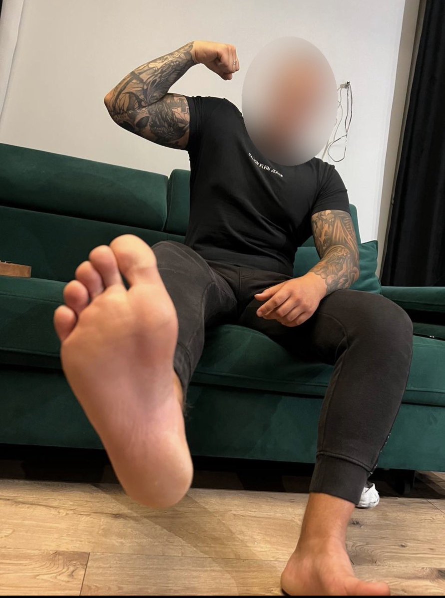 feetmasterbf tweet picture