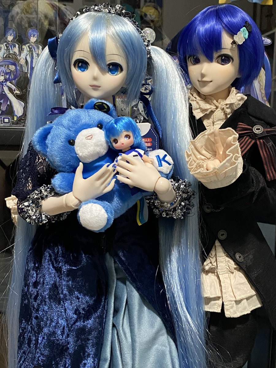 gumitoriniku's tweet photo. なんか荒れてて悲しいのでドールの写真貼っておきますね、、
#DDKAITO  #DD雪ミク
(´；ω；`) https://t.co/KPIe1KXIHu