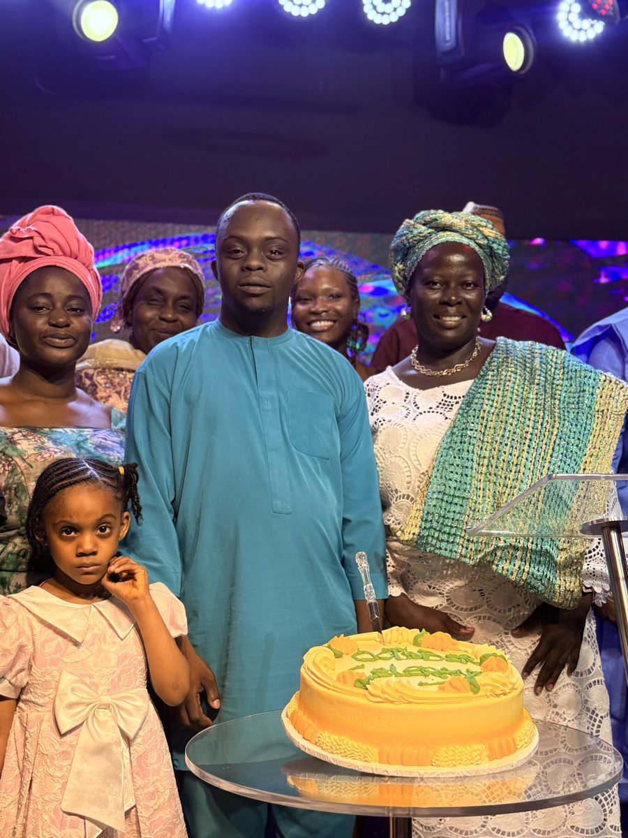slassembly's tweet photo. Cultural Sunday ❤️✨

What a beautiful day in the presence of God! From the colours, the cultures, the beautiful outfits, the smiles, the thanksgiving and, of course, our birthday and wedding anniversary celebrants today was filled with so much joy. 🥳💃🏽 https://t.co/6byTLby3aV