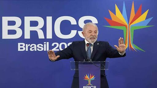 SonPolemicas's tweet photo. Lula es más falso que "pistola de mariachi", tiró a Venezuela por un barranco en el BRICS y metió cizaña contra Maduro...Pero es la opción menos mala, ojalá que gane hoy. https://t.co/EUwZNItAAg