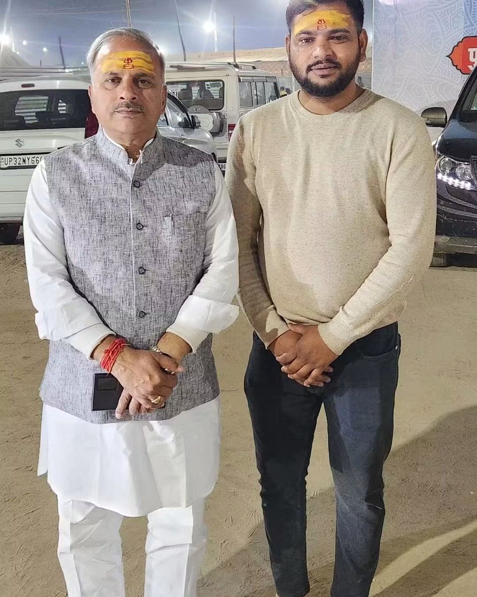 AnilParasharMLA's tweet photo. मेरे कार्यालय सहयोगी श्री आकाश शर्मा जी को जन्मदिवस की हार्दिक शुभकामनाएँ एवं बधाई।

ईश्वर से आपके उत्तम स्वास्थ्य, सुख-समृद्धि एवं दीर्घायु की कामना करता हूँ। आपका जीवन सदैव खुशियों और सफलता से परिपूर्ण रहे।

#जन्मदिवस_की_शुभकामनाएँ #आकाश_शर्मा https://t.co/ve2nl71O5H