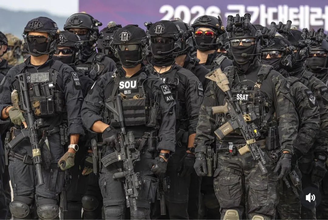RogueWarrior47's tweet photo. South Korean Police SOU and Coast Guard SSAT operators, 2026. 🇰🇷 https://t.co/mMWSuj0t7H