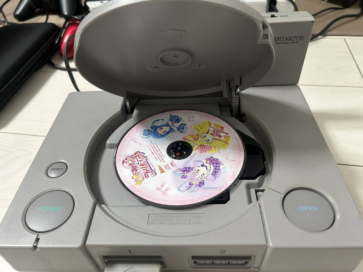 toy80029736's tweet photo. 1994年のゲーム機で2025年のCDを聞く https://t.co/Viga01tzU1