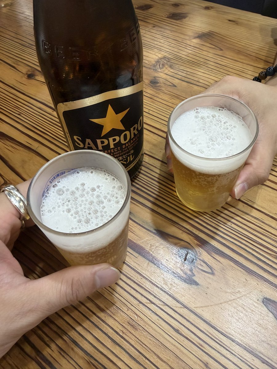 kkuchieiji's tweet photo. 石谷くんとヒプマイ終わり恒例のプチ打ち上げ🍻
ラーメンと餃子しみたー🤯 https://t.co/a6ICyUORTu