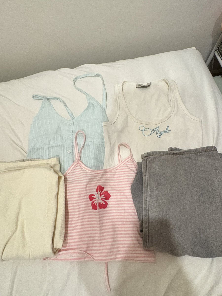 murq3smjer's tweet photo. ส่งต่อเสื้อผ้าของเค้าเองคับ 👚👚🐱✌🏻

 ⊹ᯓ°࿔ ค่าส่ง 40 พื้นที่ห่างไกล +5 น้า

#ส่งต่อเสื้อผ้า #ส่งต่อเสื้อผ้ามือสอง #ส่งต่อstylist https://t.co/S0j4qGeSeI