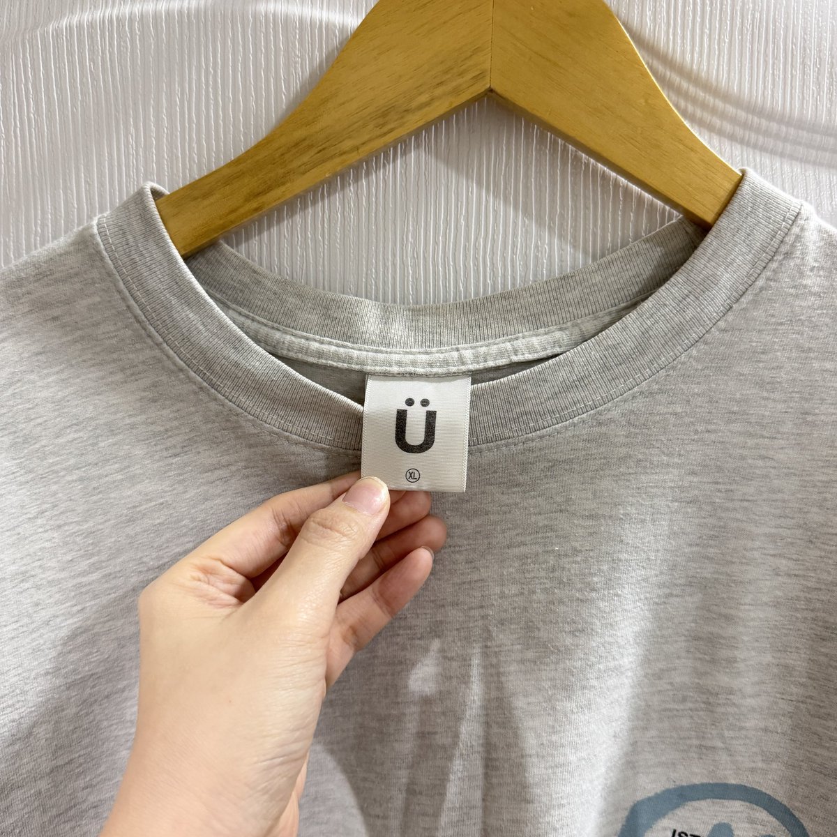 Octoberstuff's tweet photo. 🥟 ´ ISTKUNST LOGO&SMILEY TEE_LIGHT GREY
เทาสว่าง สกรีนฟ้า น้องหายากสีนี้งับ
สภาพ (10/10) size : อก 50 ยาว 29 นิ้ว
price : 390 รวมส่ง
#พรีออเดอร์เกาหลี #โล๊ะตู้เสื้อผ้า #ส่งต่อเสื้อผ้า #aeae #ส่งต่อstylist #ส่งต่อcintage #istkunst https://t.co/k2q7X45PxJ