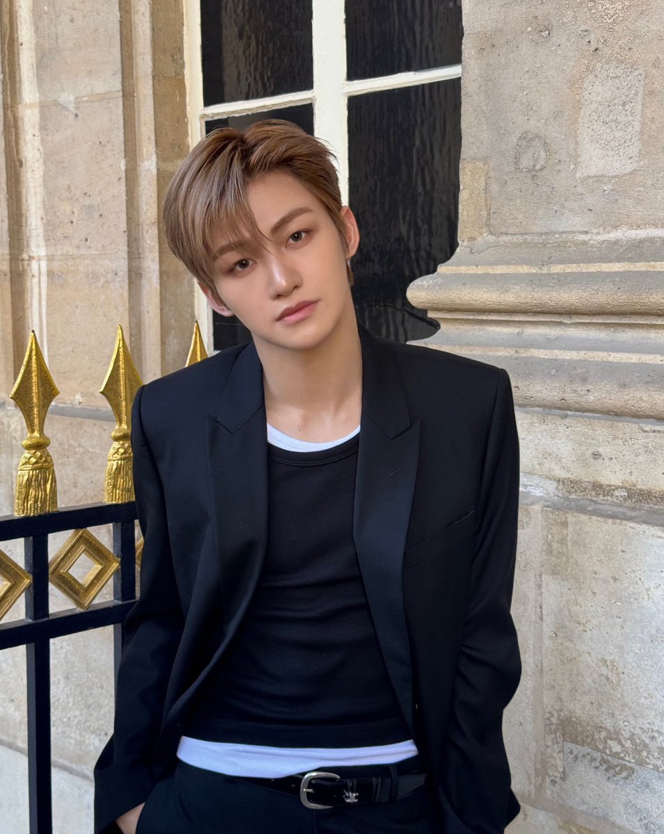prayforhoon's tweet photo. 눈 다 뜬 거 알티탄 이후로 올라온 사진 죄다 눈 뜬 사진인 거 ㄴㅁ 웃겨서 미치겟엌ㅋㅜㅜㅜㅜㅜㅜㅜㅜㅜㅜㅠ https://t.co/XA4lDZ7tZX