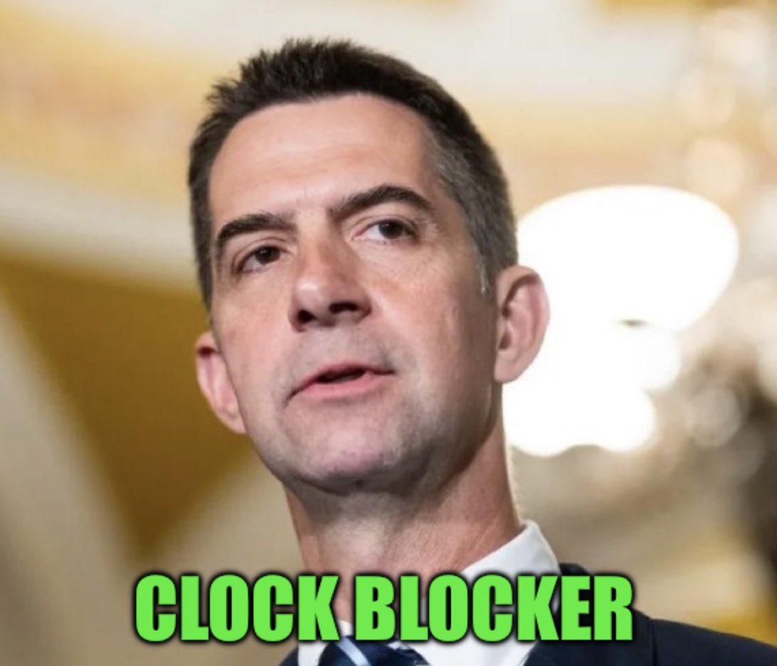 1Nicdar's tweet photo. The only thing standing between you and an extra hour of daylight in the evening during the coldest months is Arkansas Senator Tom Cotton. https://t.co/KYBG6RfA21