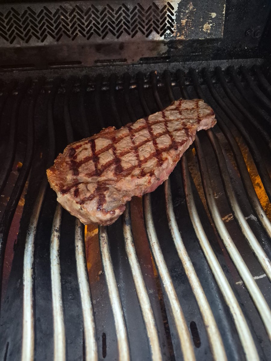 Simardtweets1's tweet photo. Diet made easy.
9nce you have chimichurri on a steak you'll never want anything else. #FoodPics https://t.co/9hSuAMiAKM