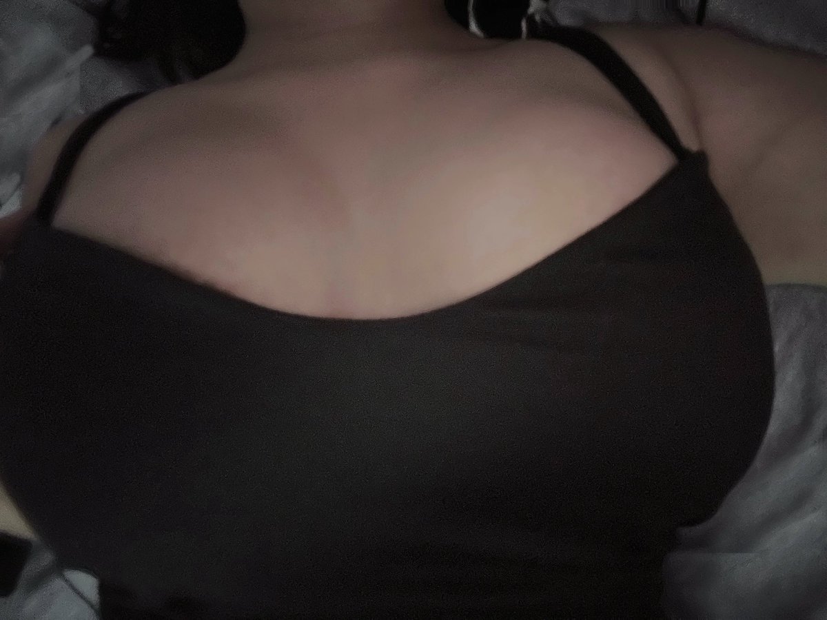 need2cugirl's tweet photo. a lil bit of spoiling for y’all :p #nsfwtwt https://t.co/9XAGDrGEar