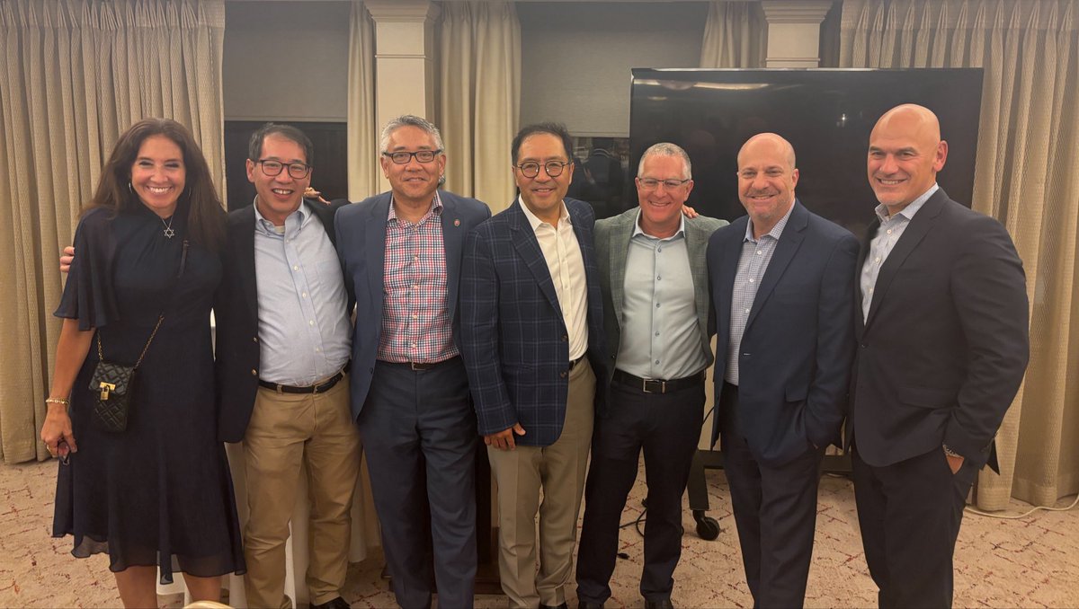 dytcmd's tweet photo. I’m proud to be part of this lineage
Next time we need the MIA & the next generations too #johnwei #tino @SBoorjian #leerichstone #ericsmith https://t.co/lAILejKUfG