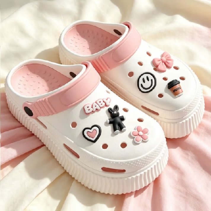 userdaun_'s tweet photo. sandal gemes yang bikin pengen punya semua warnanya 😭🎀
Tinggal tambahin charms sesuai mood, langsung makin cute 🤏🏻 https://t.co/U1Qer8rQ49