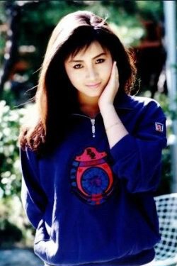 Saddria1997's tweet photo. Kim Hye-soo early 90's 🫶🫶🫶 https://t.co/WQCBT07lSb