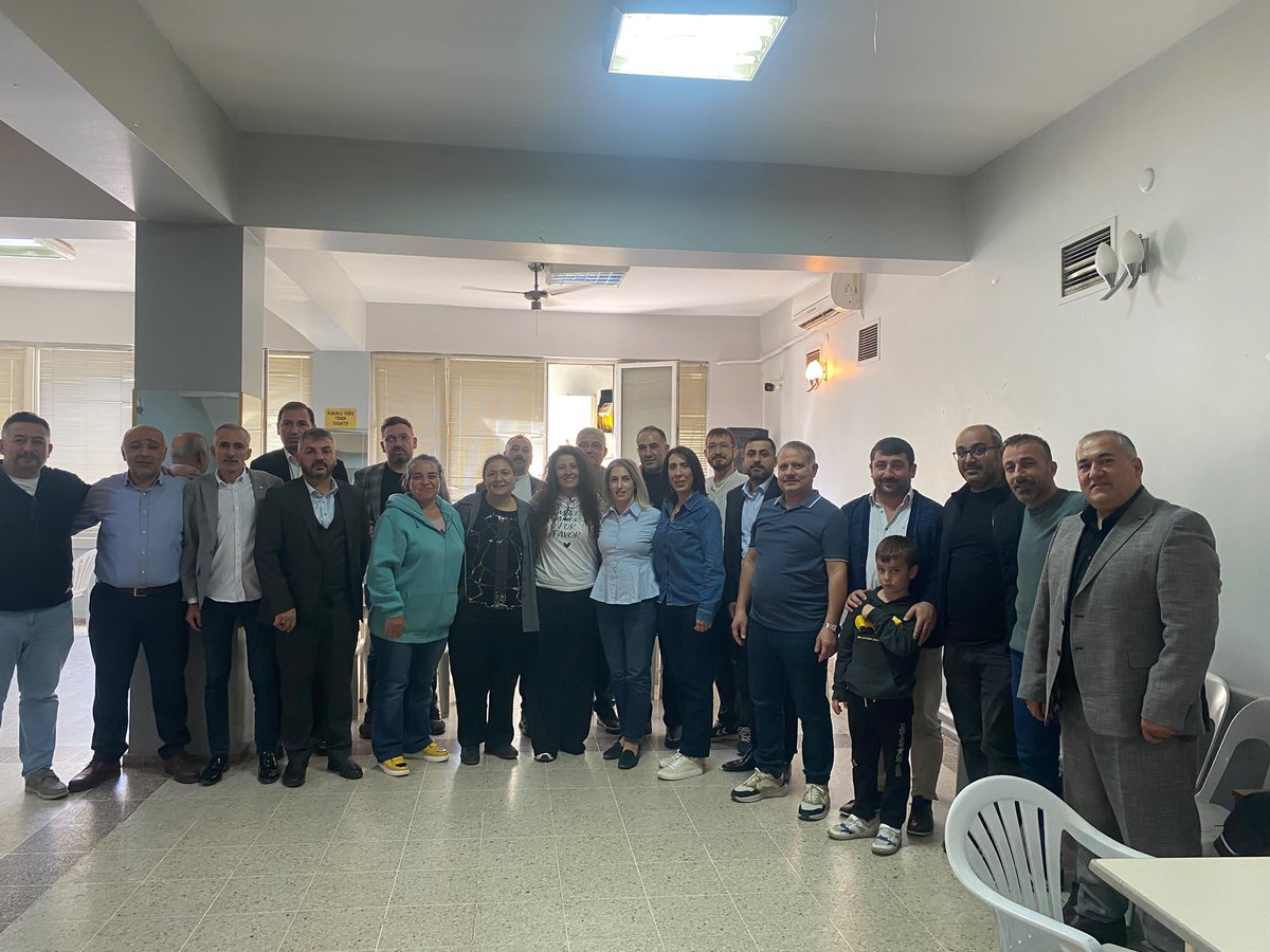 ANKSTAJCIRAK's tweet photo. Ankara Staj ve Çıraklık Sigortası Mağdurları Derneğimizin Genel Kurulu Hayırlı Olsun

Ankara Staj ve Çıraklık Sigortası Mağdurları Derneğimizin gerçekleştirdiği Genel Kurul toplantımızı başarıyla tamamlamış bulunuyoruz.

Genel Kurulumuzda Sayın Suzan Dumanlı başkanlığa seçilmiştir. Kendisine ve yönetimine yeni görevlerinde başarılar diliyor, görev süresince yapacağı çalışmalarda başarı ve kolaylıklar temenni ediyoruz.

Genel Kurulumuza katılarak bizleri yalnız bırakmayan Staj ve Çırak Sigortası Mağdurları Federasyonu Başkanımıza, federasyon yöneticilerimize, dernek başkanlarımıza, dava arkadaşlarımıza, üyelerimize ve tüm kıymetli misafirlerimize gönülden teşekkür ediyoruz.

Birlik ve beraberliğimizin en güzel örneklerinden biri olan bu anlamlı günde bizlerle olan, destek veren ve dayanışmamıza güç katan herkese minnettarız.

Bizler aynı davanın, aynı mücadelenin ve aynı umudun insanlarıyız. 

Hak mücadelemiz, birlik ve beraberlik içerisinde kararlılıkla devam edecektir.

Yeni dönemin Ankara Staj ve Çıraklık Sigortası Mağdurları Derneğimiz için ve tüm 3308 sayılı kanun mağdurları adına hayırlı olmasını diliyor, Başkanımız Sayın Suzan Dumanlı ve yönetimine başarılar diliyoruz.

Birlikte güçlüyüz, birlikte başaracağız.

Staja adalet, çırağa adalet!

@CirakStajFED 
Stajyer Çırak Ankara'da 
#3308eMuhalefettenTamDestek