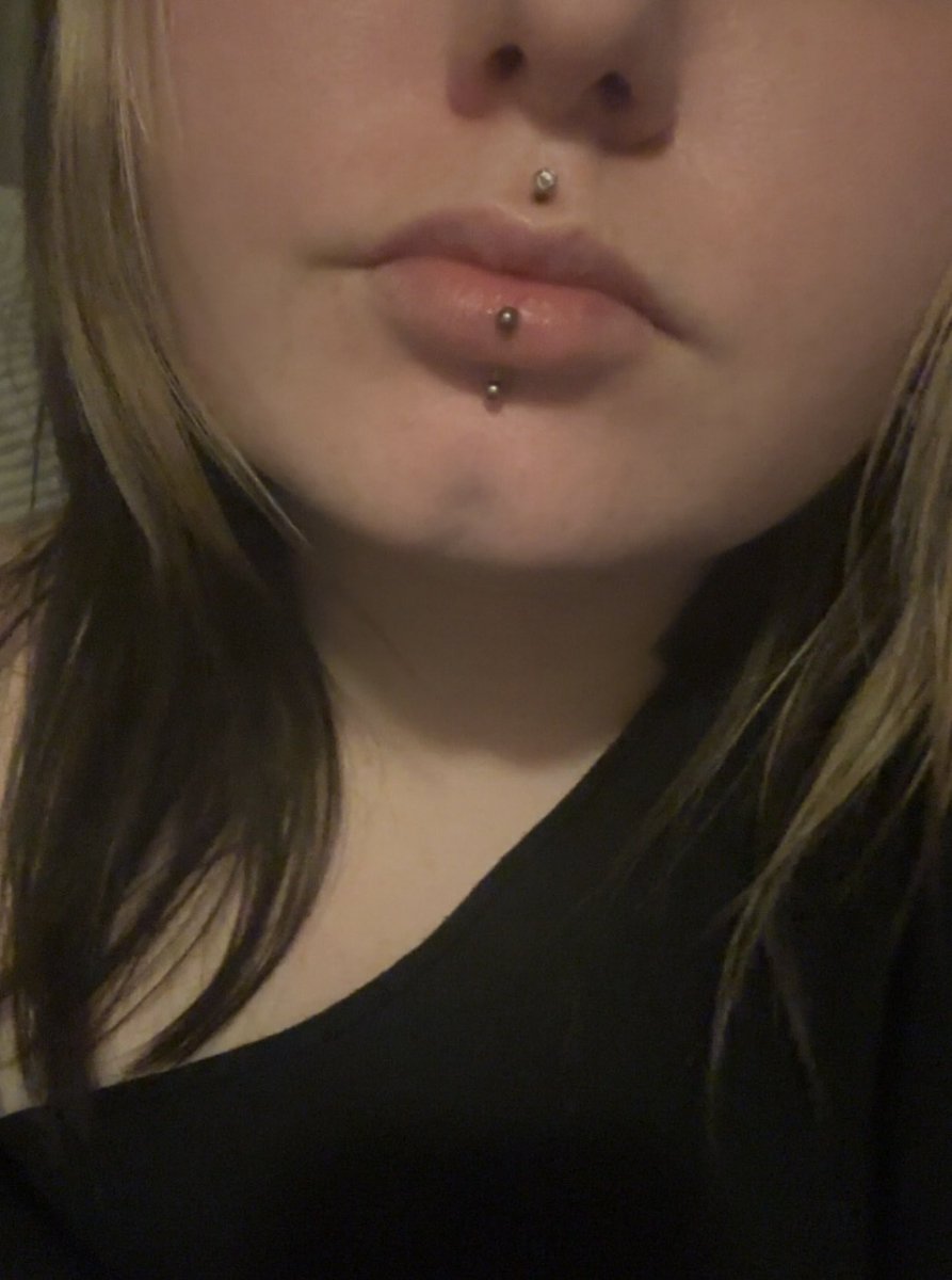bunmieu's tweet photo. got these piercings yesterday i think theyre rly cute :3 https://t.co/Ff7cjcsaMm