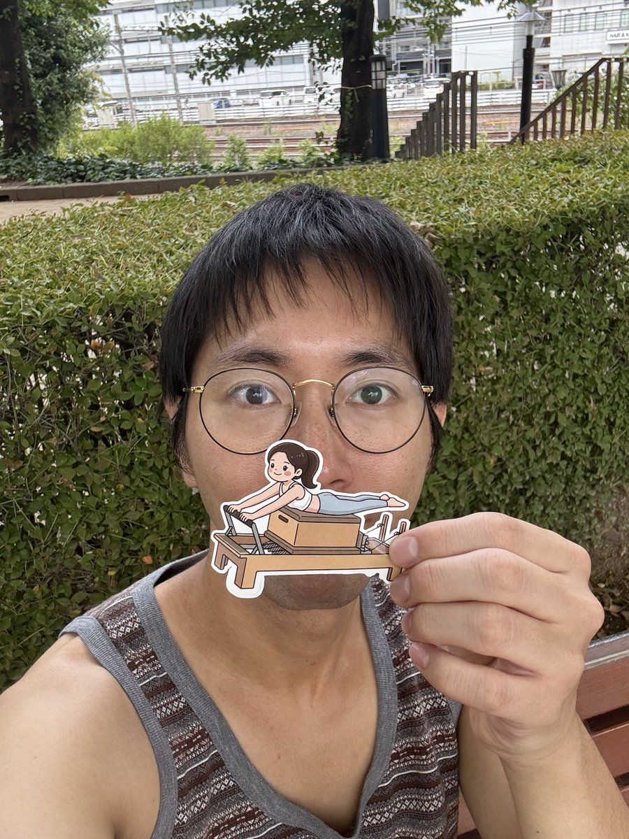 nekurahacker's tweet photo. 朝パークピラティス🧘‍♂️

#ありがとうございましタンクトップ 
#👓🎽🌻 https://t.co/kofN13Ld2q