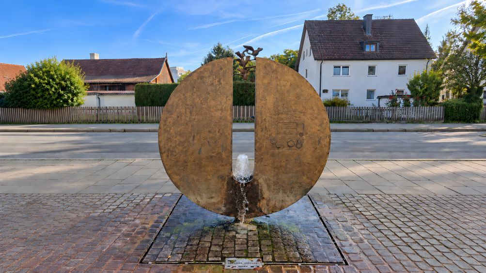 AndDe14's tweet photo. Sechs Brunnen, sechs Perspektiven auf Freising: „(Trockene) Wasserquellen in Freising“ zeigt bekannte und leicht übersehene Orte der Stadt. Downloads: 3 €. Poster: ab 10,90 €.
https://t.co/tcKNmRgABW
#Freising #FreisingEntdecken #QuotesToArt https://t.co/Glq2DuJzrY