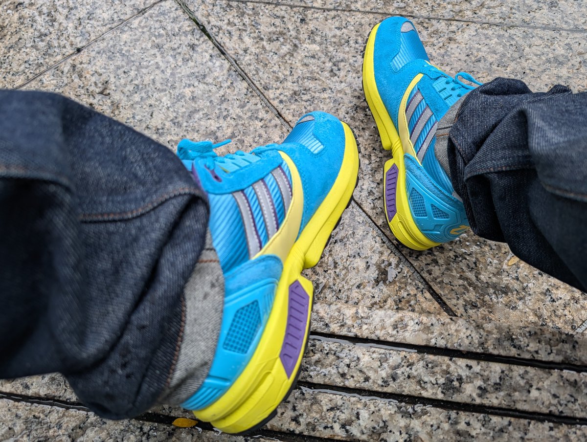 Sn3ak3r_Fr3ak3r's tweet photo. #WDYWT #UnDS Adidas ZX8000 Consortium 'Blue Glow' #Adidas #Consortium #ZX8000 https://t.co/Nj1ohhtfql