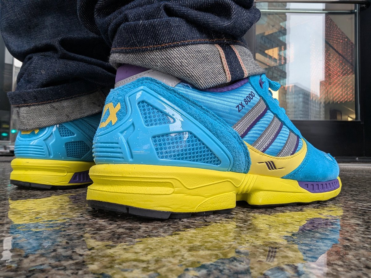 Sn3ak3r_Fr3ak3r's tweet photo. #WDYWT #UnDS Adidas ZX8000 Consortium 'Blue Glow' #Adidas #Consortium #ZX8000 https://t.co/Nj1ohhtfql