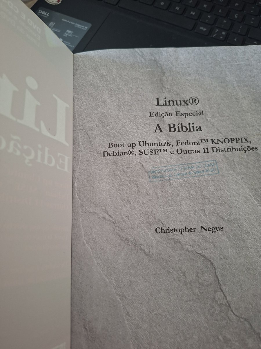 5ky3_'s tweet photo. @Dopanimedois Peguei esse livro essa semana kk twins https://t.co/J6TgQJDCSo