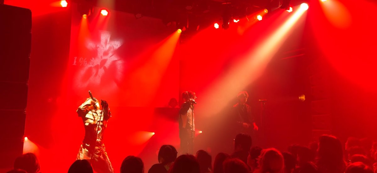 goemon_kuro's tweet photo. AGE "PECENTAGE%"@ SHIBUYA DIVE
ありがとうございました‼︎

3人とも個人の稼動もありつつで大変やったやろーけどホンマにお疲れ様でした‼︎

お客さんもパンパンで良いファイナルやったんじゃないかと^ ^

もう言うてる間に周年あるし
まだまだ頑張ってこー‼︎ https://t.co/EJcFwTSvs3