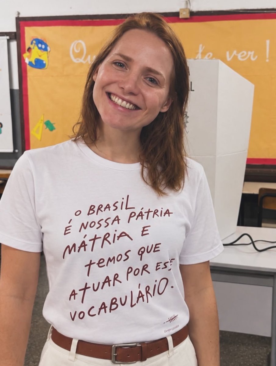 falsabrilhante's tweet photo. letícia colin a mulher necessária que vc é eu te amo https://t.co/86E14iu6sa