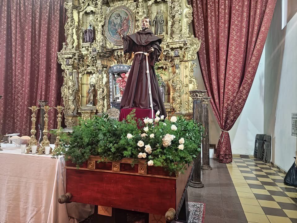 suyapamedios's tweet photo. 🙏🏻✨🤎 La Iglesia San Francisco del Centro de Tegucigalpa celebrará a su santo patrono. Hermosa imagen del Santo de Asís colocada por la Hermandad de la Venerada Imagen del Cristo de la Misericordia. https://t.co/HDNGbJVt4M