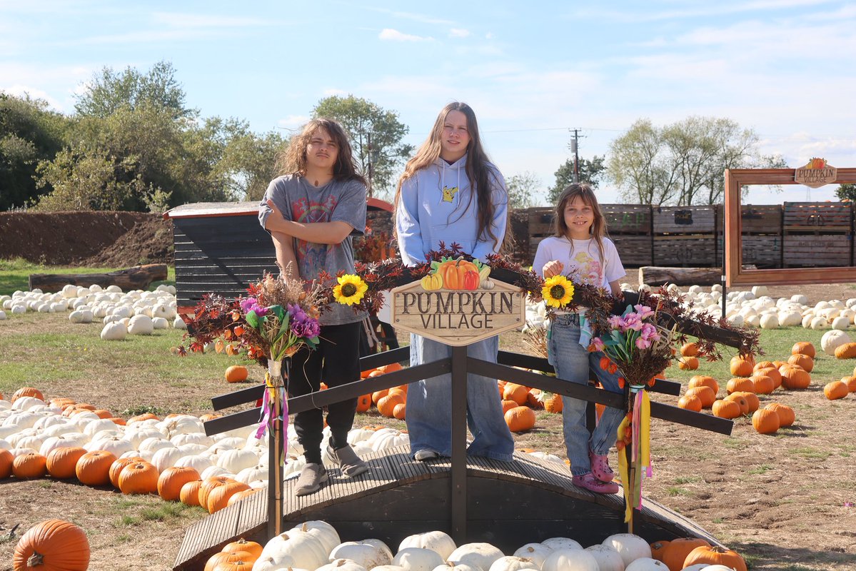 Jupiter_Hadley's tweet photo. (Ad/gifted) We went along to the Pumpkin Village at Marsh Farm today! #pumpkinpatch #pumpkin #spookyseason https://t.co/vuGuwacRK8