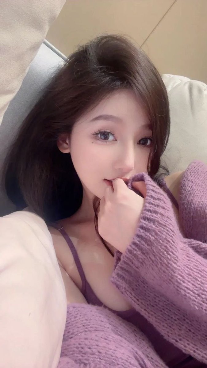 CJHUEYJR's tweet photo. 有想找姐姐的吗！ https://t.co/5Kmsh1kxi0