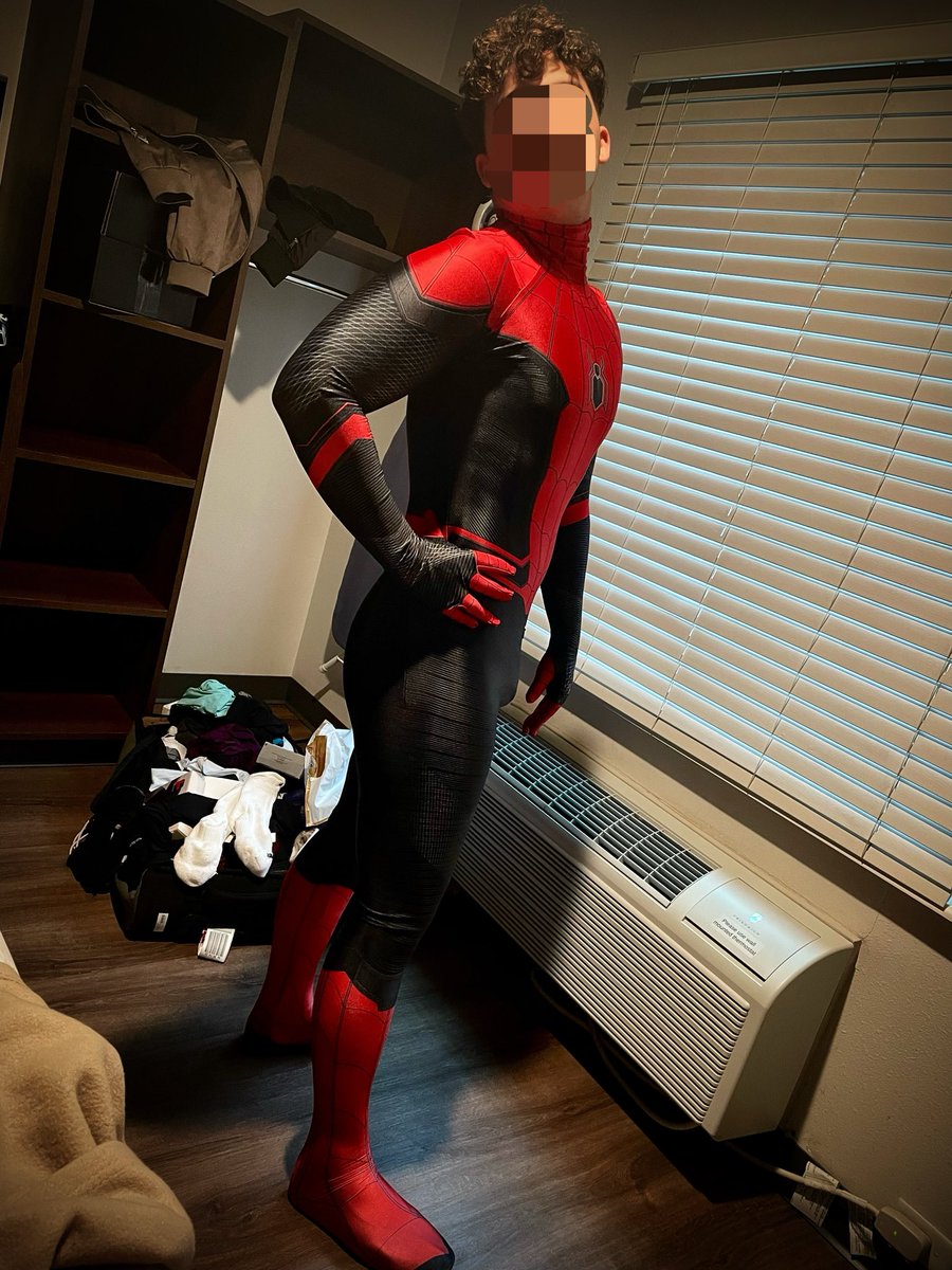 the_masked_rev's tweet photo. y’all gave the last flexing pic WAY too much attention… 😏

now Spidey’s starting to think he actually looks this good.

and yes… my face is uncensored on OF now… 👀

so be honest… do you think I’m as hot as the pics make me look? 😏 https://t.co/ravfpkFMj3