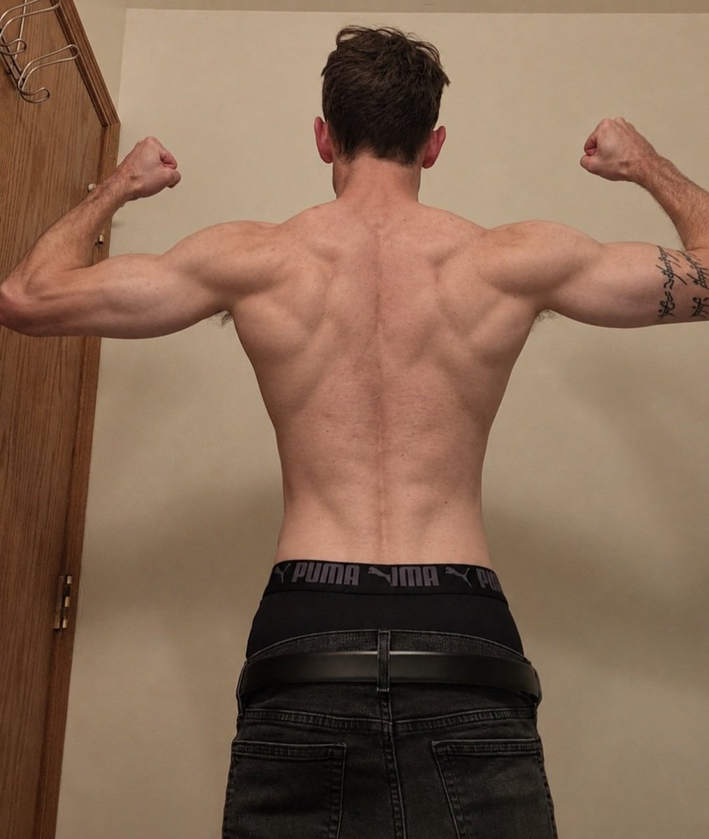 slim_dicken's tweet photo. Been working out and seeing the results after time is amazing.

#muscle #gym #workout https://t.co/aUmO5m6sZt