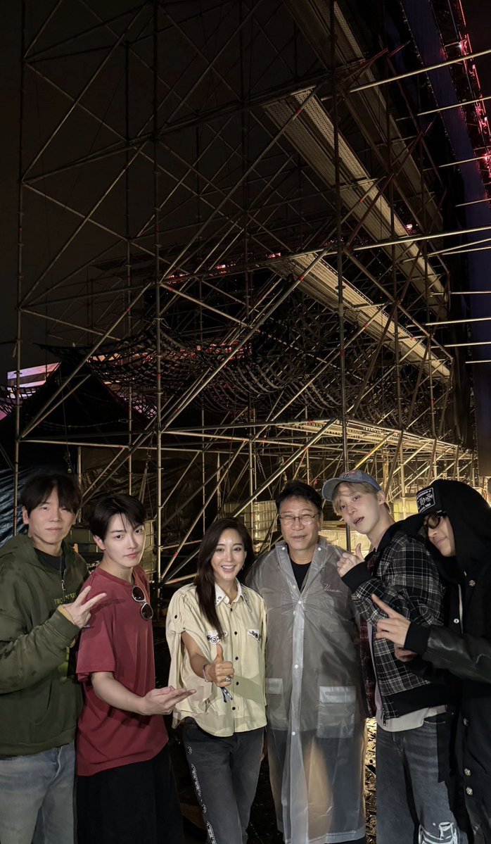 minjoongmy's tweet photo. atz anak tiri sm https://t.co/hE3jBQrVWb